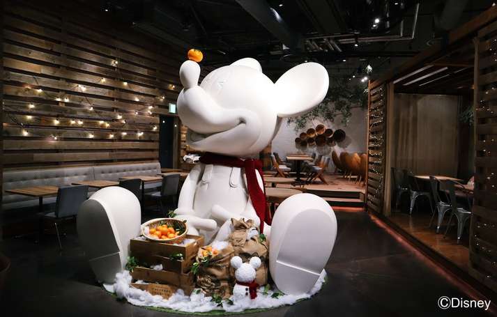 Character dining environment